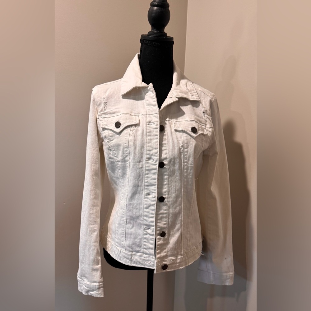 Scully Women's‎ Classic White Distressed Jean Jacket Medium Coastal Cowgirl